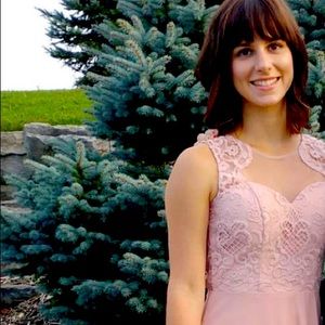 Great open back dress for weddings/formal events.